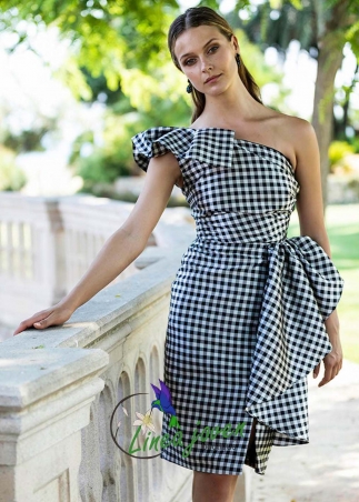 Vestido de cuadros, con...