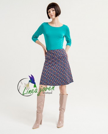 Falda corta evasé elástica...