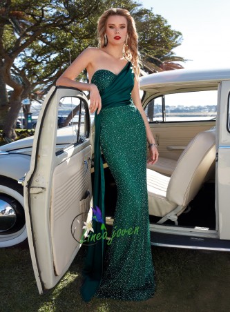 Vestido largo confeccionado...