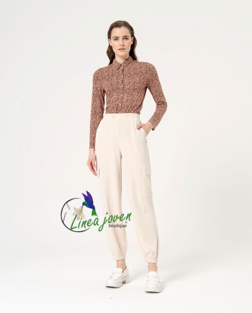 Pantalón cargo elástico...