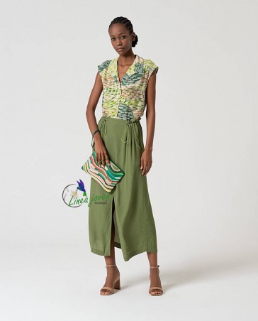 Blusa sin mangas fluida y...