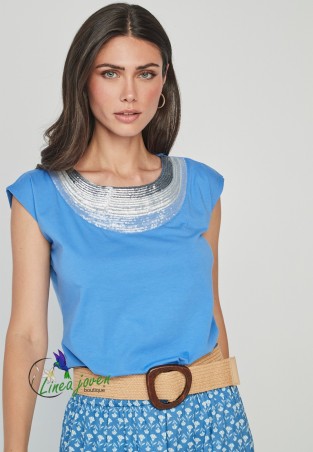 Camiseta collar azul