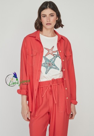 Sobre-camisa coral costuras...