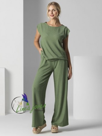 Conjunto Camiseta y...