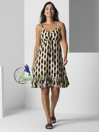 Vestido corto con volantes...