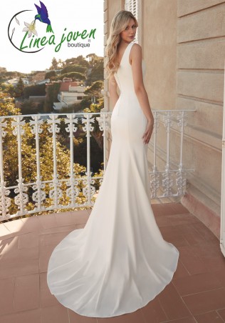 Vestido de novia cola...