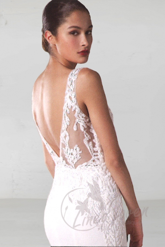 Vestido de novia ajustado con transparencias